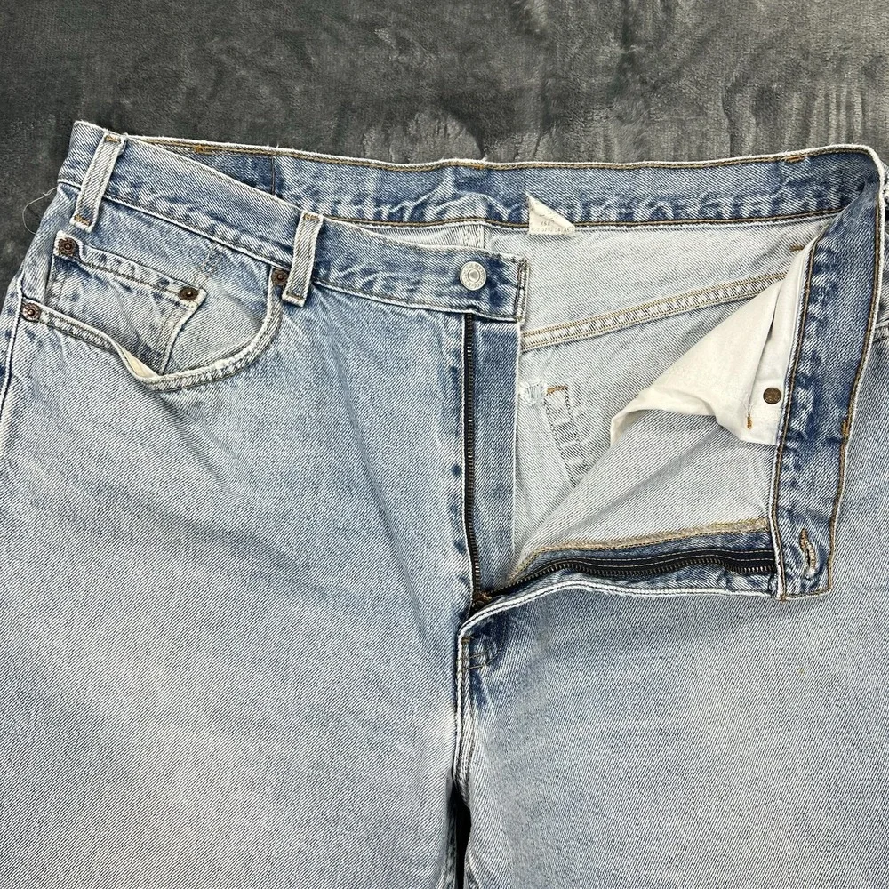 VTG 2002 Levis 901 Relaxed Straight Leg Jeans Mens 40x30 Light Wash Blue Denim‎
